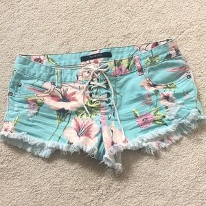 Floral Lace up Billabong Short